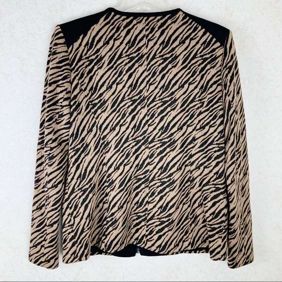 Laura Ashley zebra print zip jacket with pockets - Picture 2 of 11